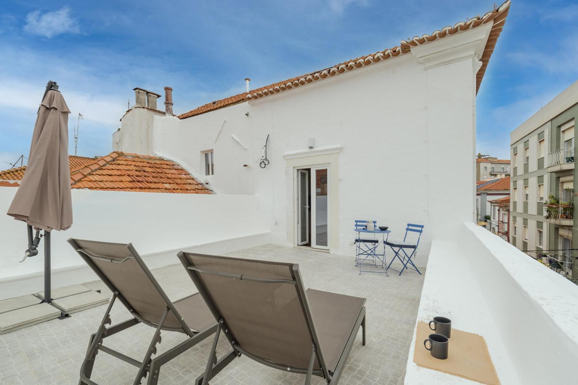 Terrace Apartment *